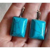 Серьги. Камень.