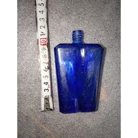 Старый флакон от парфюма, синее стекло