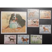Камбоджа. 1990 год. Фауна. Собаки. Блок и 7 марок (797)