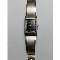 Кварцевые часы Henglio.  С рубля