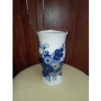 Фарфоровая ваза "Синие цветы". Владивостокский ФЗ.СССР.21 см.чешуйчатый скол(фото 4)