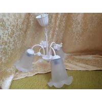 Качественная 3-рожковая люстра