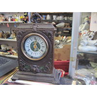 Часы Янтарь кварц советские.