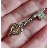 Винтажная брошь эпохи СССР. Серебро 875 пробы.