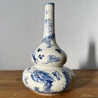 Ваза фарфор китай винтаж 16х10см солифлер для одного цветка