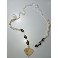 Винтажные Бусы из ракушек .