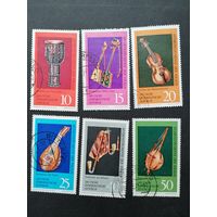 ГДР 1971 Полная серия марок "Музей музыкальных инструментов" (простое гашение без клея) Mi.1708-1713 каталог 3.50 евро