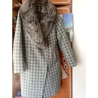 Шерстяное пальто с натуральным мехом