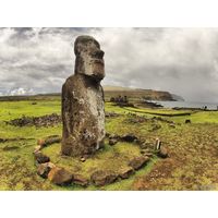 Остров Пасхи 1 песо 2021 года, UNC. Древний каменный тотем, Муай. Карта острова. Самая удаленная часть суши. Тихий океан.