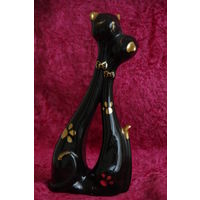 Статуэтка фарфоровая  " Котики "    целая