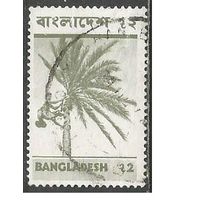 Бангладеш. Сбор кокосов. 1973г. Mi#83.