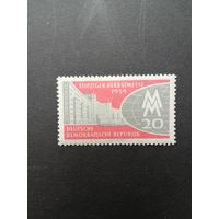 ГДР 1959 Марка "Осенняя торговая ярмарка в Лейпциге" (чистая* с наклейкой) Mi.712 каталог 0.50 евро