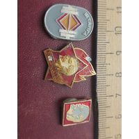 Значок три шт