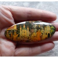 Винтажная брошь "Сказки старого города". Лаковая миниатюра.