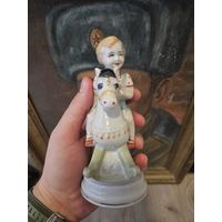 Фарфоровая статуэтка мальчик на лошадке ЗХК