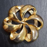 Очаровательная брошь, винтаж. Клипса. Металл