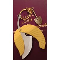 Нож брелок. Листик осенний. Не точен, отличный брелок для ключей.