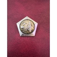 Космос спутник луны