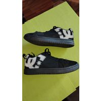 Кроссовки замшевые р. 36 б/у