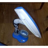 Прекрасный светильник настольный. Лампочка новая. Чистенький. Симпатичный)) Удобный.