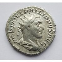 Филипп I Араб (244-249 гг.) Фидес. Антониниан. Двойной денарий. Серебро. /24