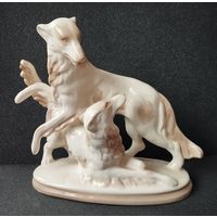 Статуэтка фарфоровая играющиеся Борзые (собаки). ФФЗ Минск, первый выпуск