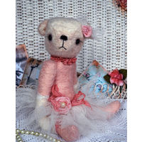 Авторская, неповторимая Мишутка_Тедди/Teddy_из серии: "Париж-Париж" в ед./экз., - наполнена опилочками и шерстью, просто очаровательная мишулька по имени "Жизель"-!