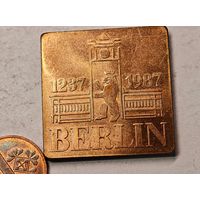 Медаль настольная Берлин
