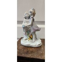Статуэтка фарфоровая "Сестрёнки", Европа