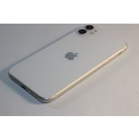 Смартфон Apple iPhone 11 64GB (белый)