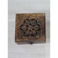 Деревянная, индийская шкатулка.