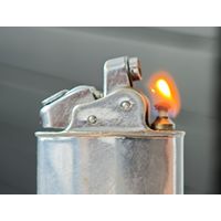 Бензиновая зажигалка , Британия