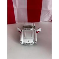 Модель chevrolet corvette 1957 1:34