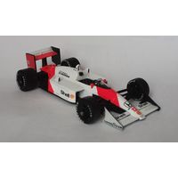 Машинка Модель Formula 1 McLaren MP 4/4