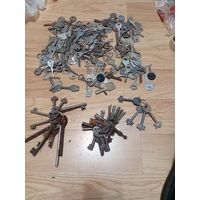 Ключи дверные железные