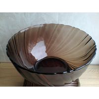 Салатник - "VERECO" Франция - Диаметр 22 см - Высота 11 см.