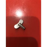 Ключ заводной с резьбой для часов будильника