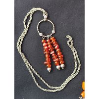 Подвеска с янтарем на мельхиоровой цепочке