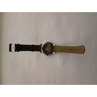 Часы новые 2000-ый год.Стильные металл, кожа браслет новые