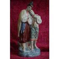 Статуэтка фарфоровая "  Майская ночь "  ЗХК Полонне    ( целая )