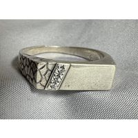 Кольцо серебряное 925 пробы. 21