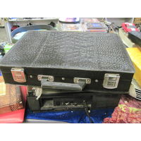 Дипломат советский с ключиками.