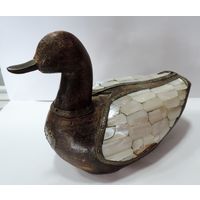 Статуэтка из дерева "Утка" 50-60-е годы. Высота 13 см. Длина 16 см. Перламутр, латунь.