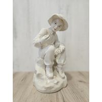 СТАРТ С 1 РУБЛЯ БЕЗ МЦ Фарфоровая статуэтка "Юный Геолог" ЗХК ПЕРЕВЫСТАВЛЯЮ