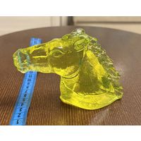 Статуэтка Голова лошади из уранового стекла . Чехия