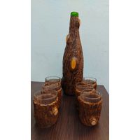 Винтажный сувенирный набор для напитков , бутылка и 6 рюмок времен СССР