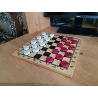 Шашки с доской.