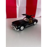 Модель kinsmart mercedes-benz 300sl 1:36