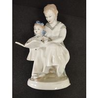 Статуэтка фарфоровая Первое чтение. Полонное, Артель. СССР