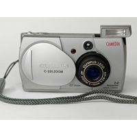 Фотоаппарат Olympus C-220ZOOM. Цифровой. Всё работает. В комплекте флешка. С рубля.